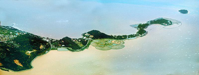 Đảo Hoa Phượng chụp từ vệ tinh.