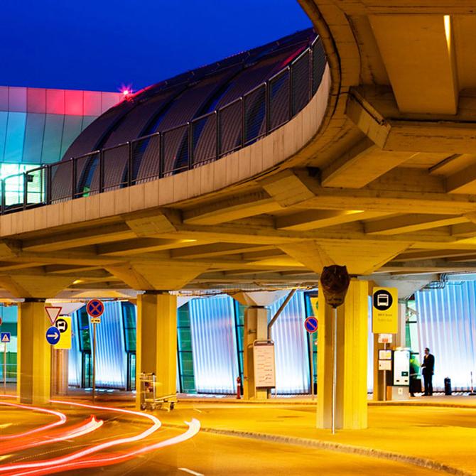 Độc đáo với kiến trúc nhà ga sân bay ở Budapest - Archi