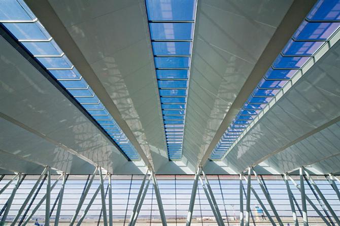 Độc đáo với kiến trúc nhà ga sân bay ở Budapest - Archi